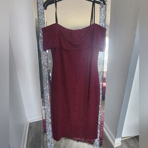 Elegant Strapless Shimmered Burgundy Dress